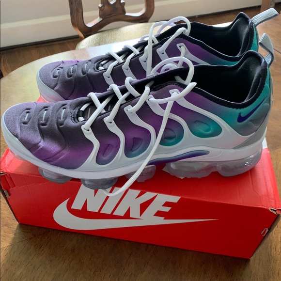 vapormax plus blue and purple